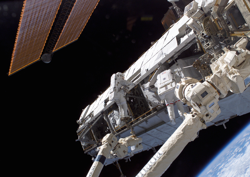 Illustration for article titled Astronauts Have Done So, So Much With Duct Tape And Electrical Tape